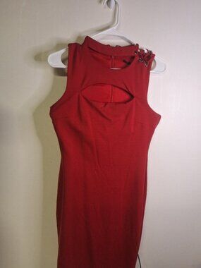 Guess Red Sleeveless Bodycon Dress With Metal Detail And Peekaboo Front Size S